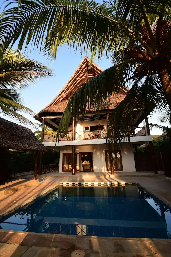 Tamani Villas, Primary image