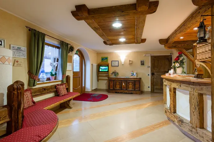 FORESTO - holiday apartments, Interior entrance