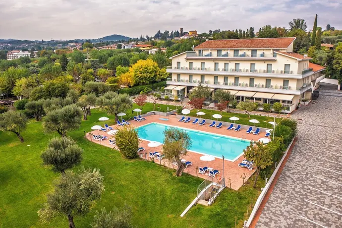 Hotel Villa Paradiso Suite, Primary image