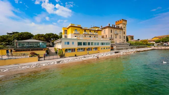 Hotel Estée, Primary image