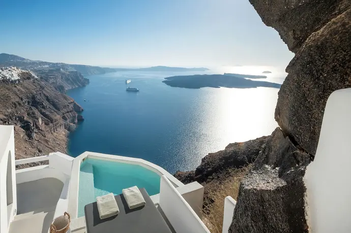 Aqua Luxury Suites, Primary image