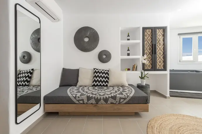 Little Venice Villas, Primary image