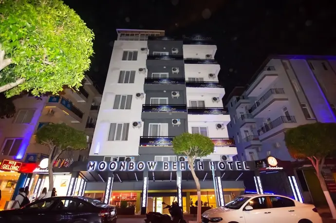 Moonbow Beach Hotel, Primary image