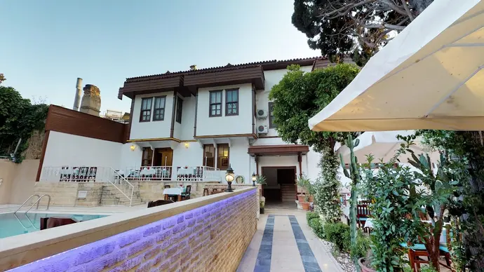 Urcu Hotel, Primary image