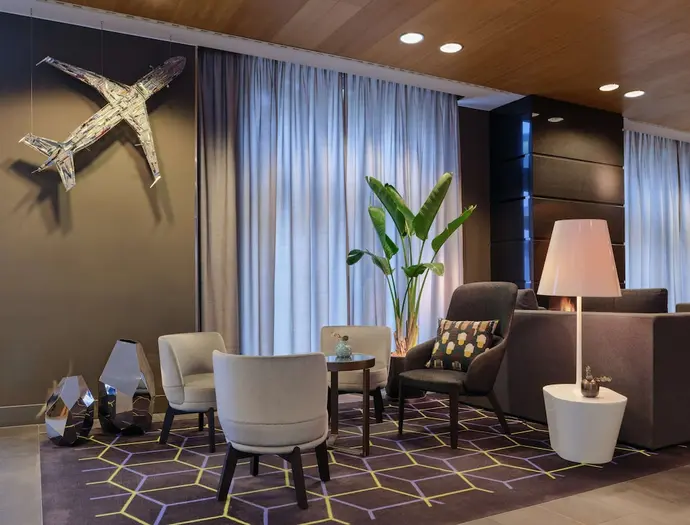 Adina Apartment Hotel Berlin Hackescher Markt, Lobby