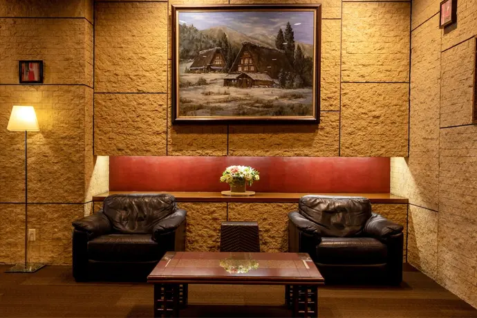 Toyo Hotel, Primary image