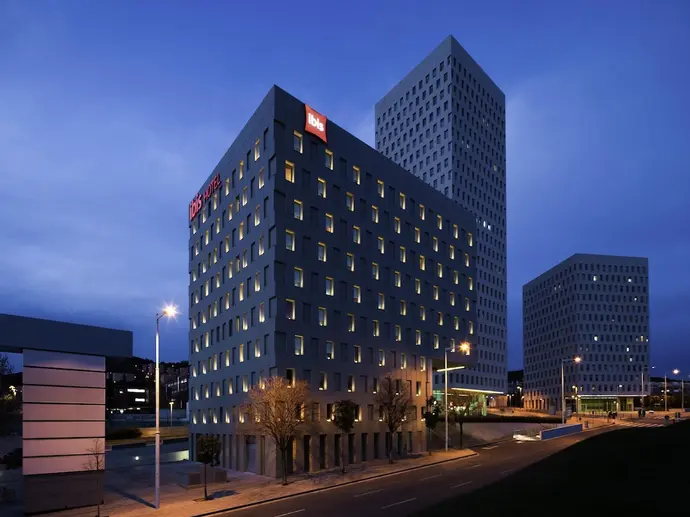 ibis Barcelona Santa Coloma, Primary image