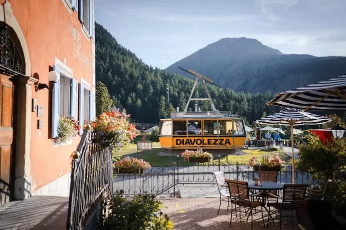 Hotel Steinbock, Primary image