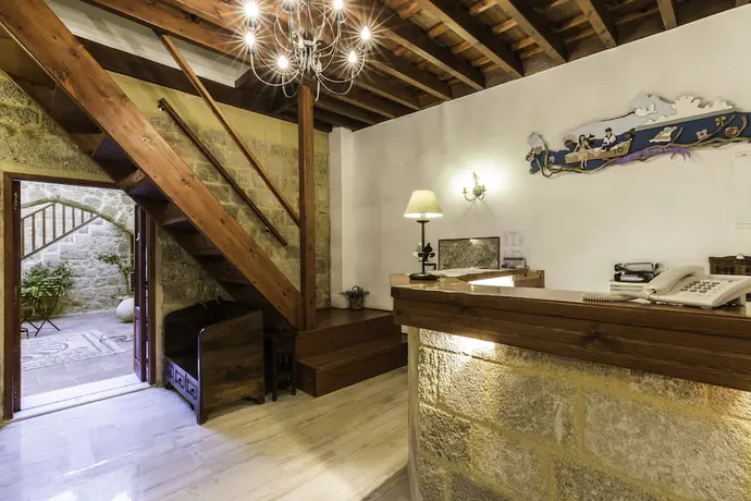 Camelot Traditional & Classic Hotel, Reception