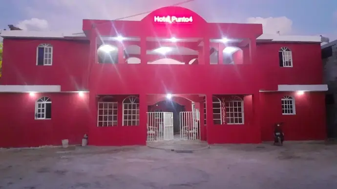 Hotel Punto 4, Primary image