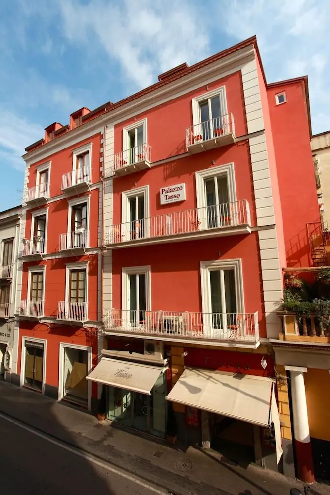 Palazzo Tasso, Primary image