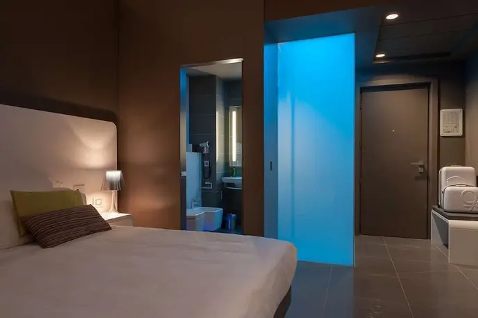 8Piuhotel, Primary image