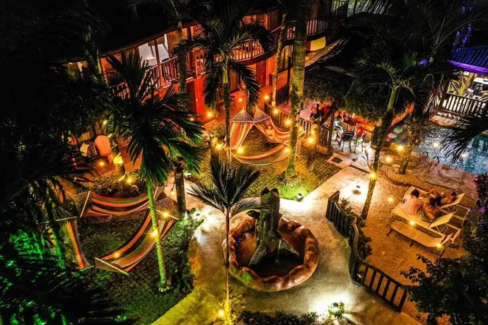 Poshtel Arenal, Primary image