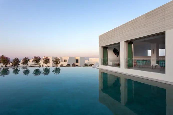 NOŪS Santorini, Primary image