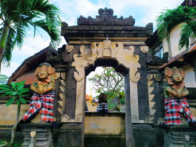 Pande Permai Bungalows, Interior entrance