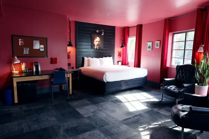 Hotel Gaythering, 