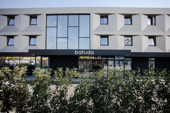 Hotel batuda, Primary image