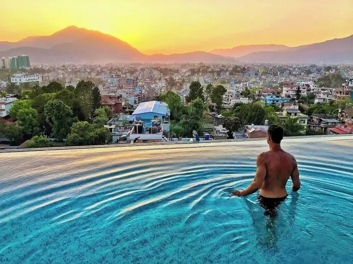 Hotel Shambala, Primary image