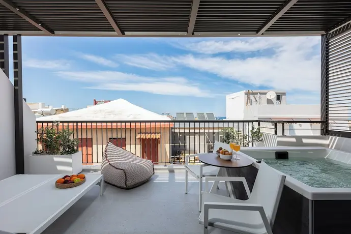 Porta Suites, Primary image
