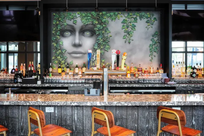 Le Méridien Essex Chicago, Restaurant