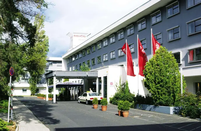 IntercityHotel Frankfurt Airport, General view