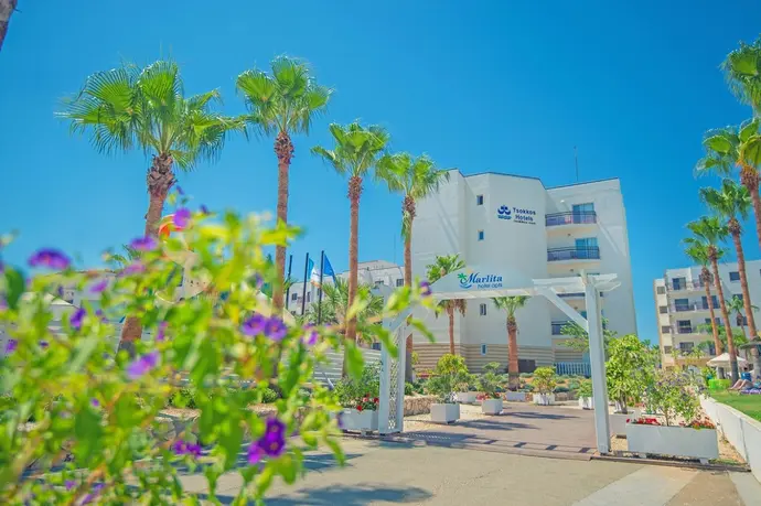 Marlita Beach Hotel Apartments, General view