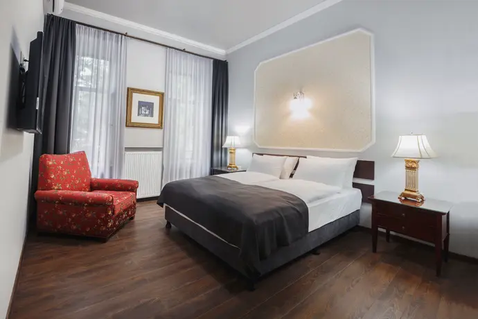 Tea for Two, General view