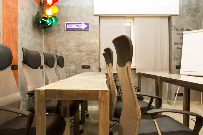 B2in Suite & Office, General view