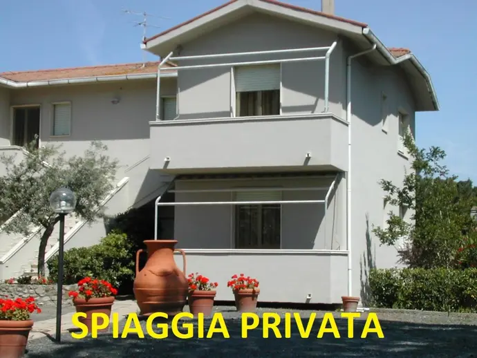 Affittacamere FloraMare, 