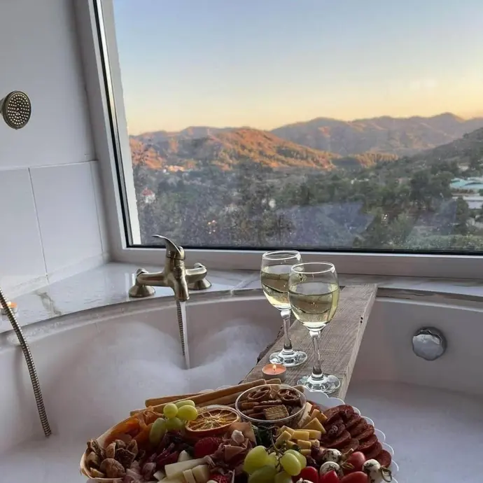 Aprosmeno Jacuzzi House 1, 