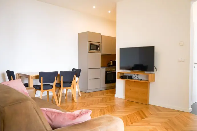 Nadland Apartments B7, 