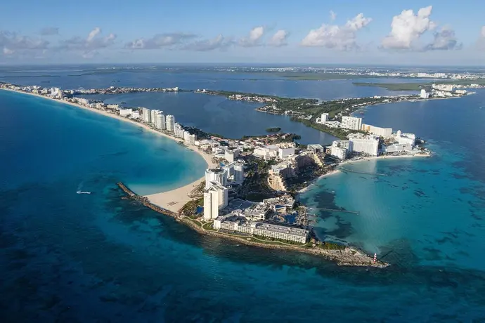 Aloft Cancun, 