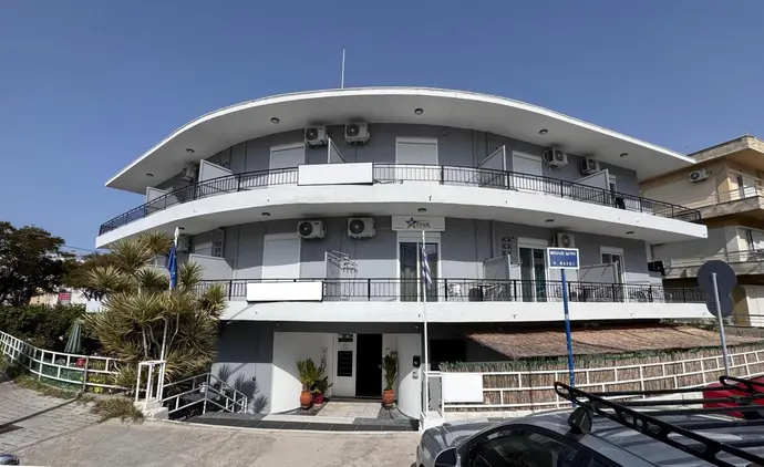 Star Hotel, 