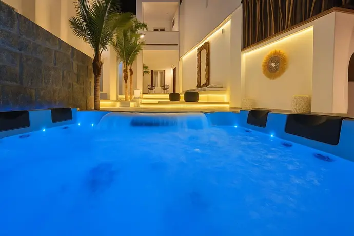 Mykonos Double Luxury Mini Suites-With External Hot spa Adults only, 
