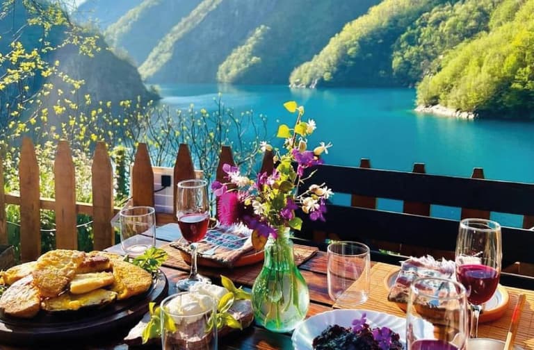 Image - Discover Albania