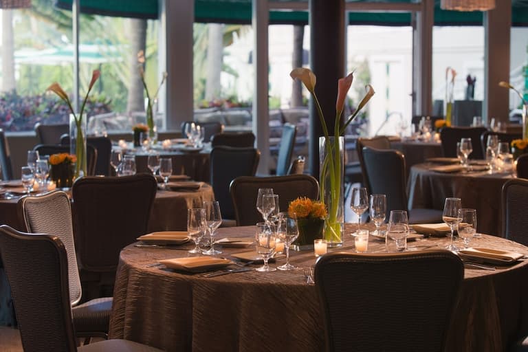 Kimpton Surfcomber Hotel by IHG