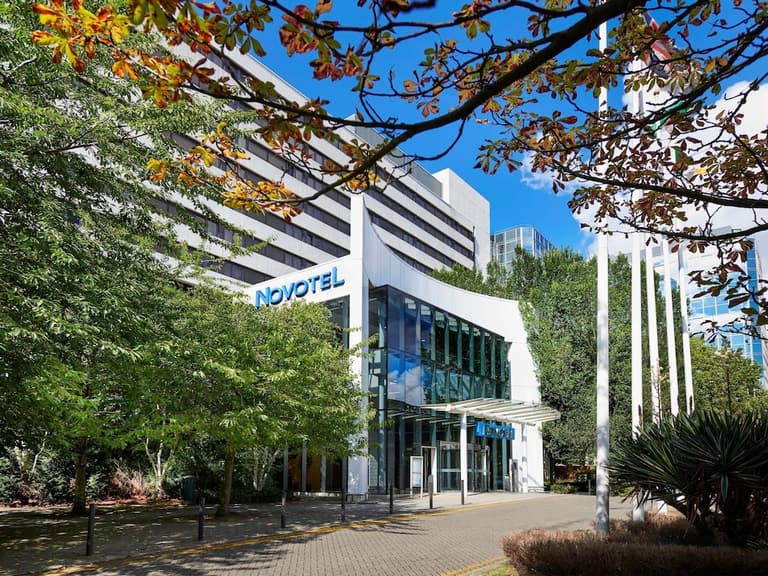 Novotel London West