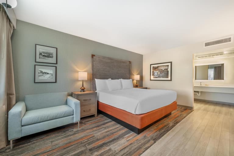 Best Western Plus King's Inn & Suites