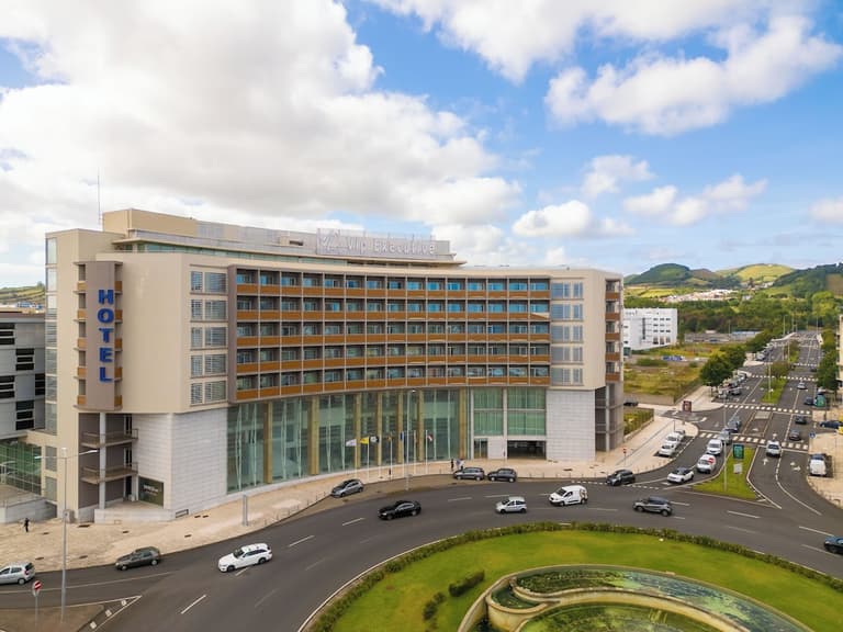 VIP Executive Azores Hotel