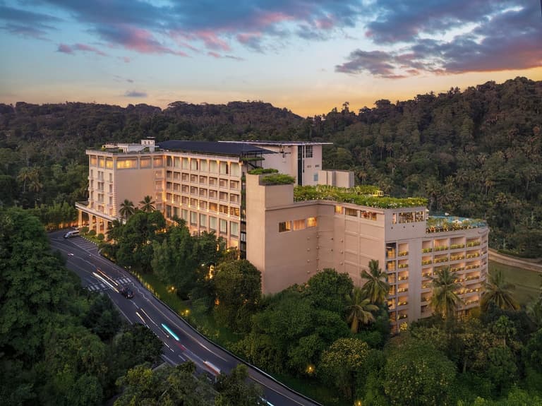 The Golden Crown Hotel