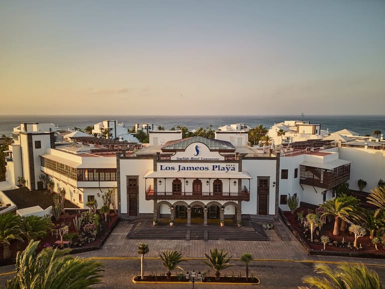 Seaside Los Jameos Playa
