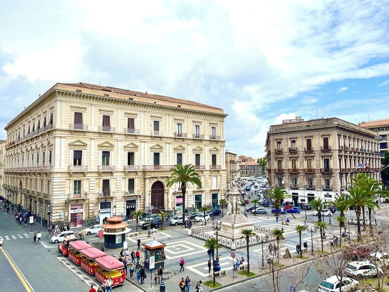 B&B Stesicoro InHabit- Guesthouse City Center