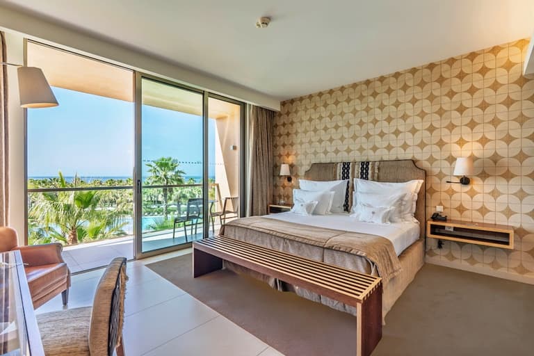 Wine & Books by the Sea, Algarve Resort