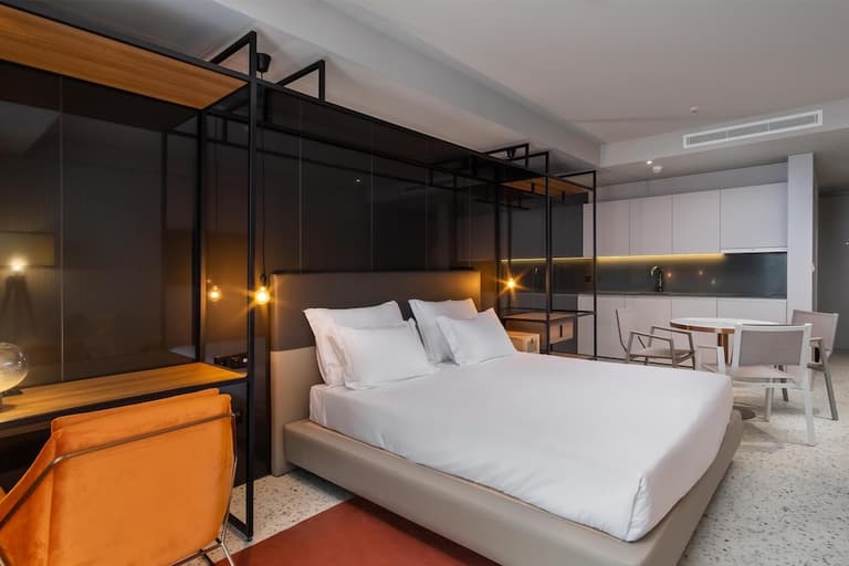 NEXT - Savoy Signature