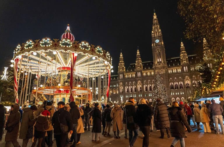Immagine - Vienna: il gusto dell’inverno tra Sachertorte e fascino imperiale