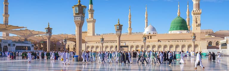 Image - In the Serenity of Al-Masjid An-Nabawi