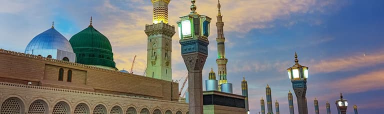 Image - In the Serenity of Al-Masjid An-Nabawi