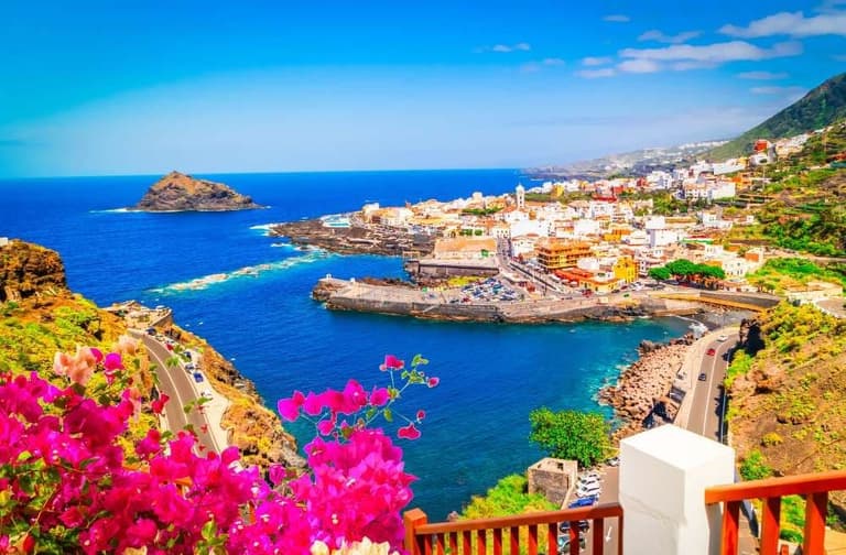 Immagine - Canarie: natura vulcanica e mare senza fine