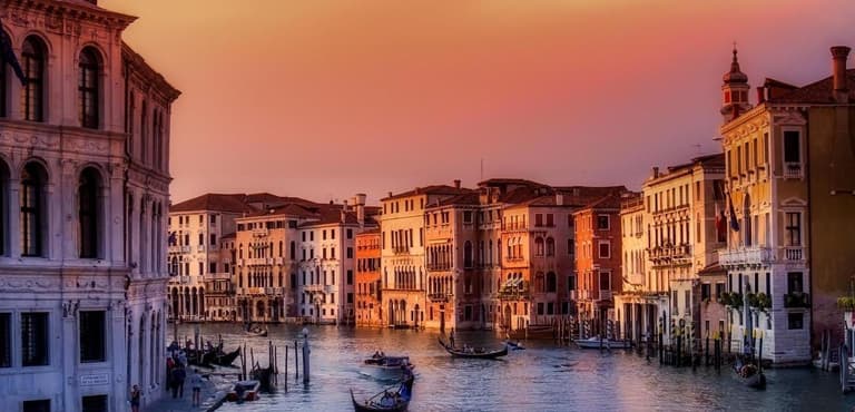 Beeld - Flydrive van Venetië naar Milaan - 9 dagen