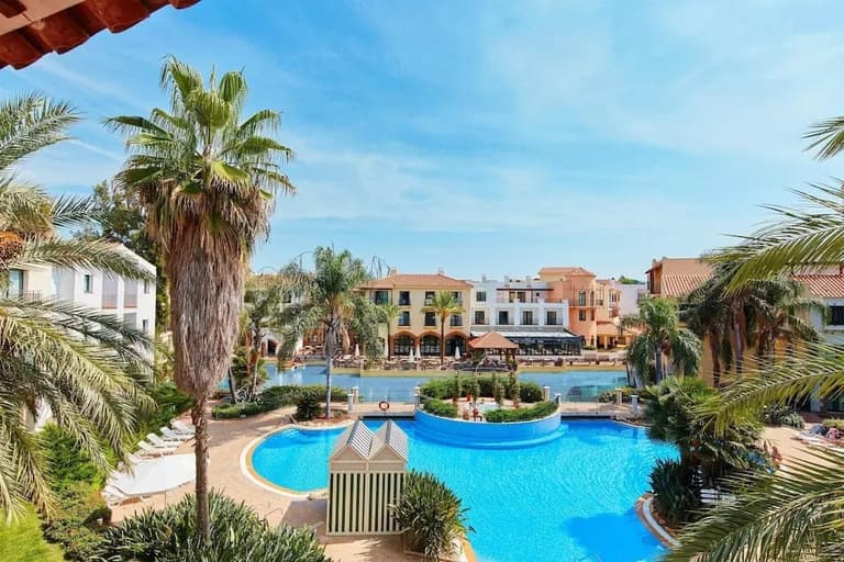 Imagen - Hotel PortAventura: alojamiento 4 estrellas con acceso directo al parque, estilo mediterráneo y todas las comodidades para disfrutar en familia.
